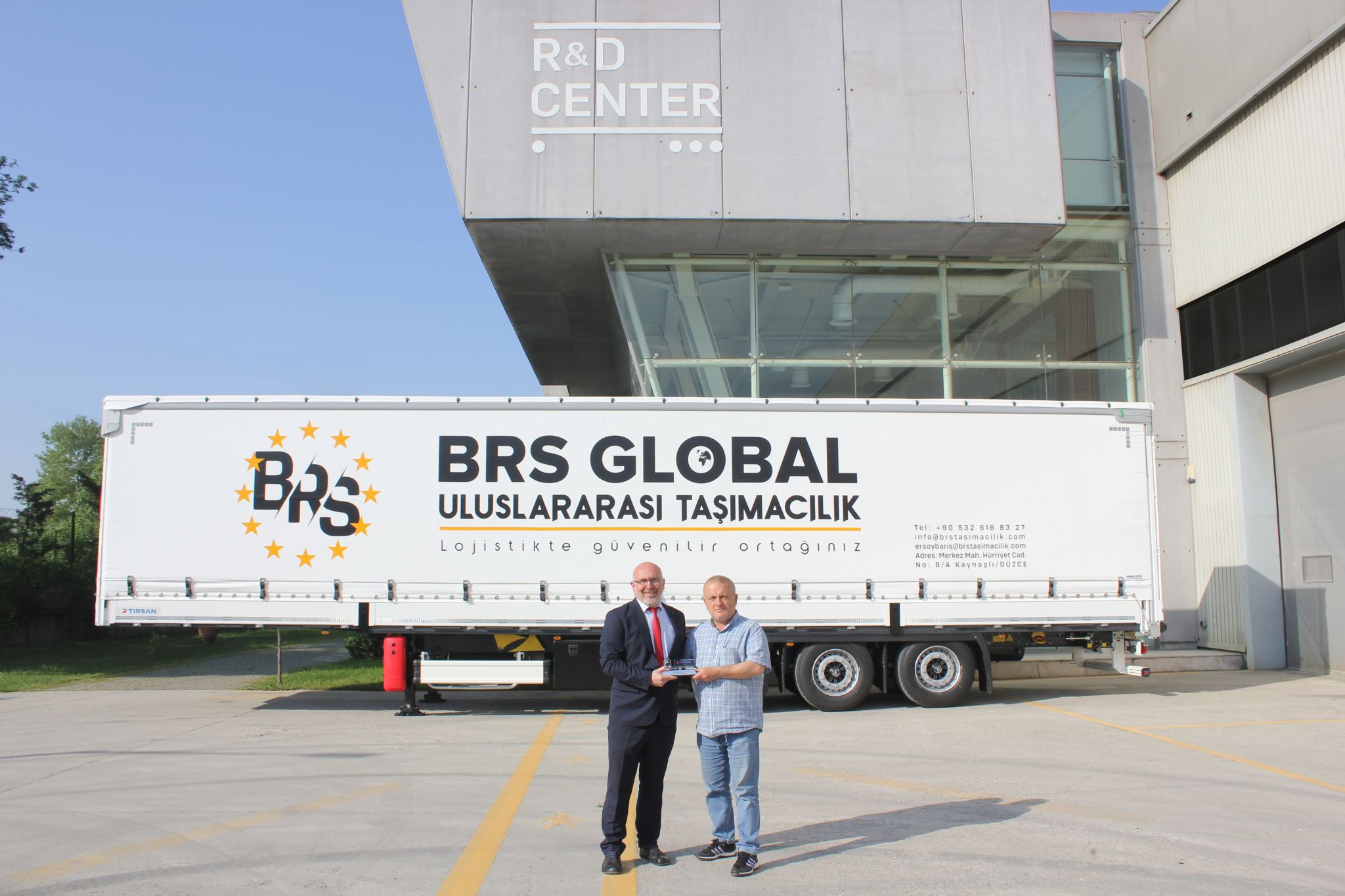 Tırsan Multi-Ride tenteli perdeli treyler teslimat töreni BRS Global