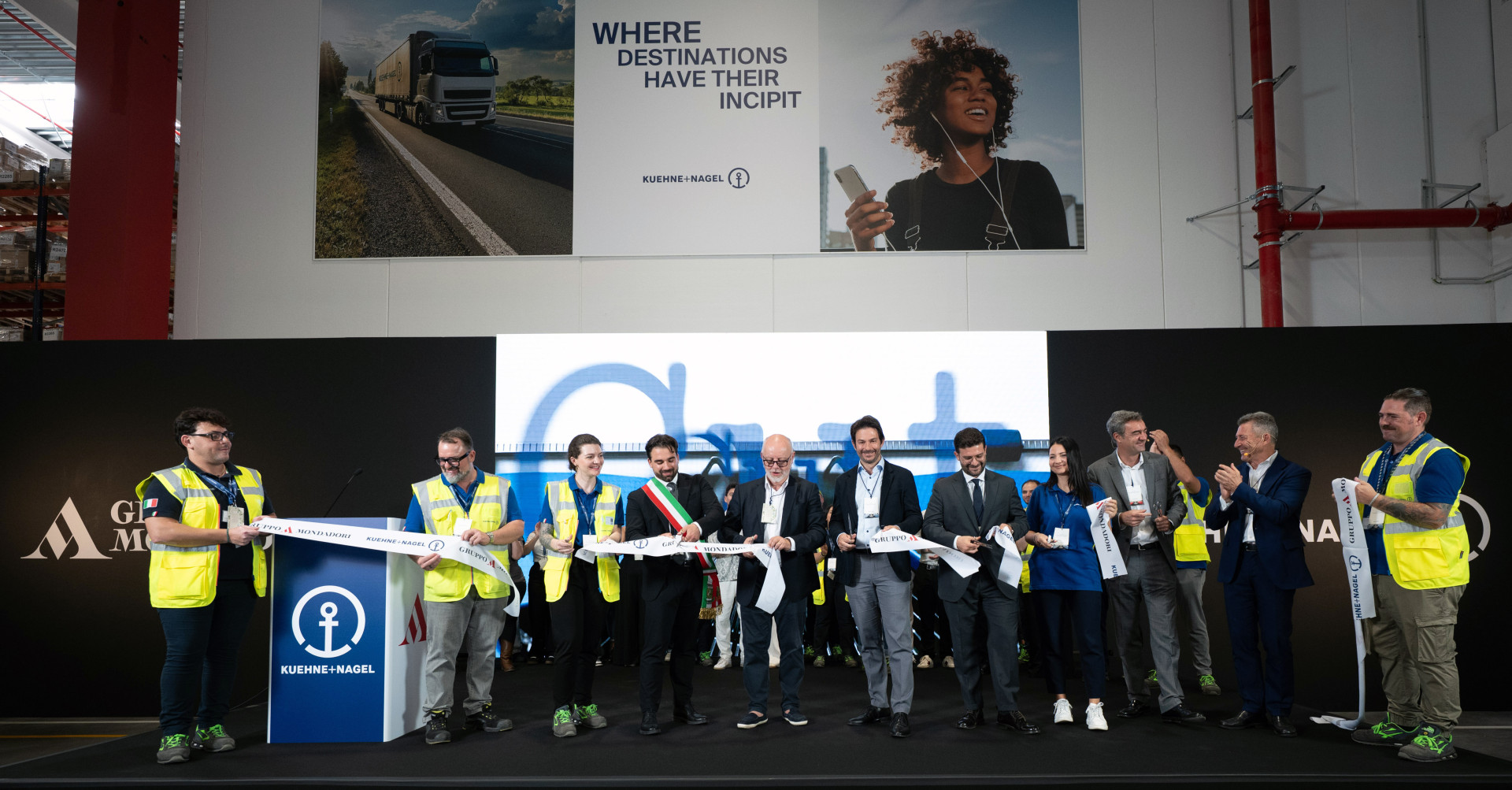 Kuehne+Nagel Mondadori fulfillment merkezi eğitim yayıncılığı lojistik deposu